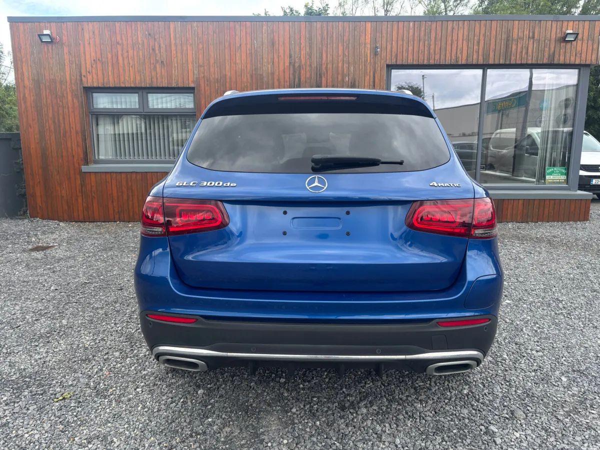 Mercedes-Benz GLC 2022 - Image 4