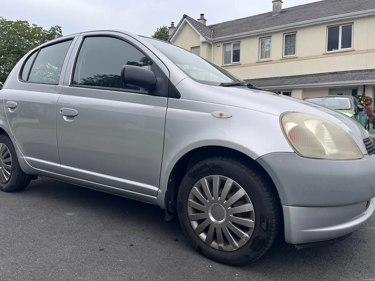 Toyota yaris - Image 1
