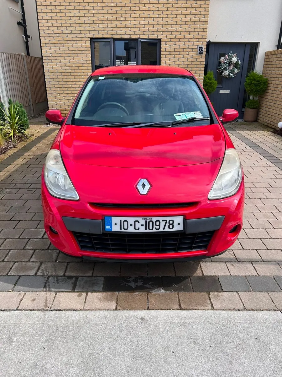 Renault Clio 2010 - Image 1