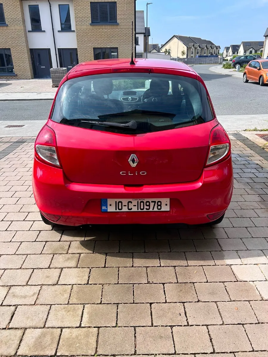 Renault Clio 2010 - Image 2