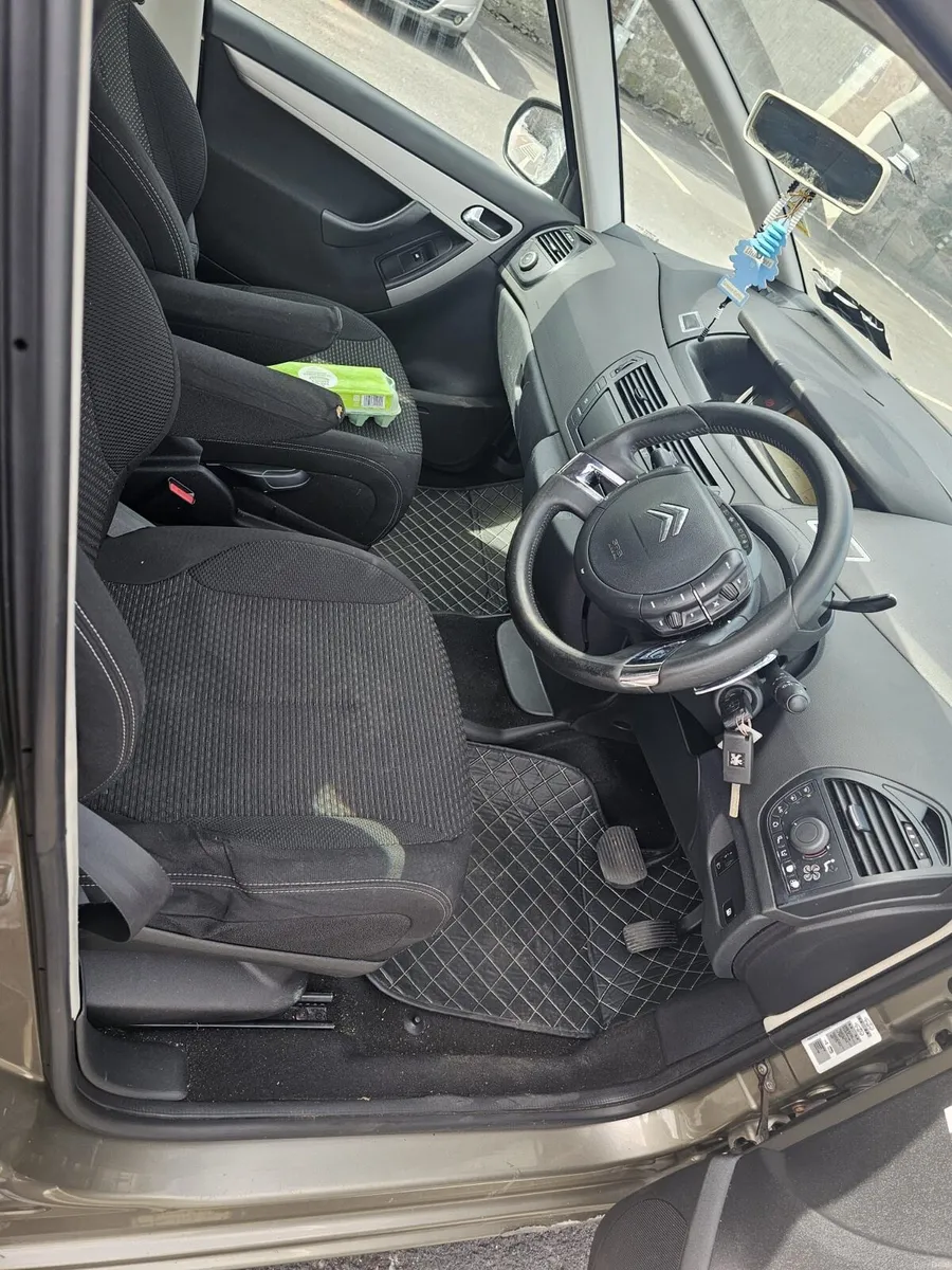 CITROEN C4 2010 7SEAT - Image 4