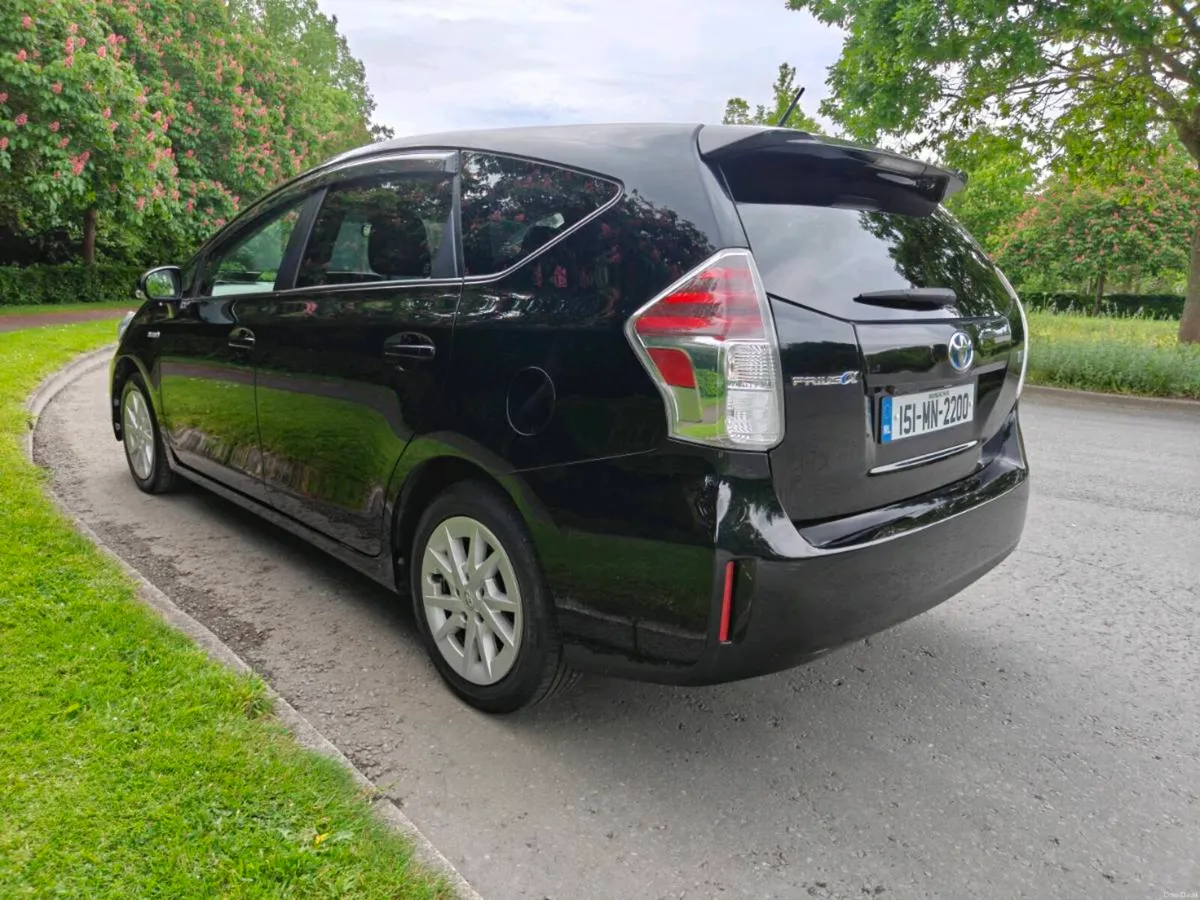 2015 Toyota Prius 7 Seater Hybrid - Image 5