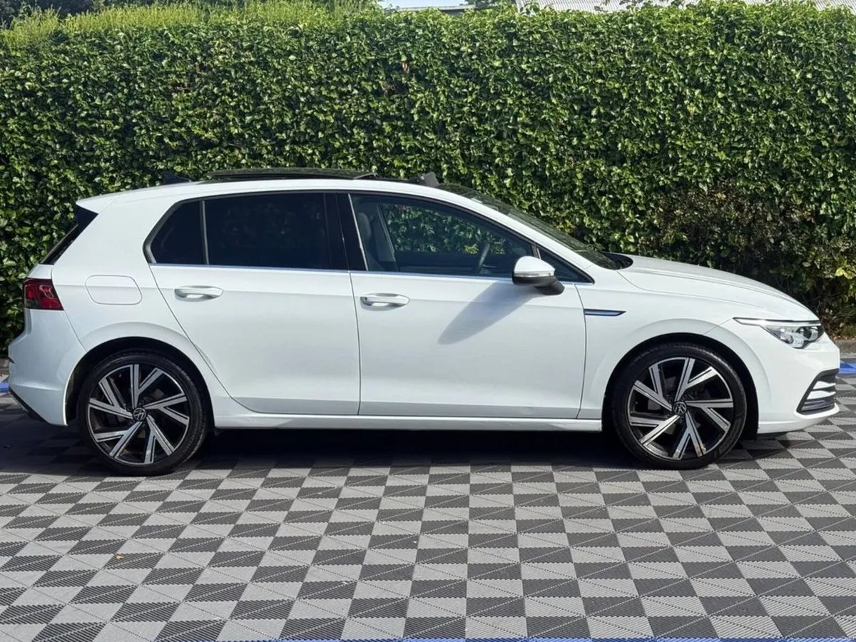 Volkswagen Golf STYLE 1.5 TSI // OPENING PAN ROOF - Image 3