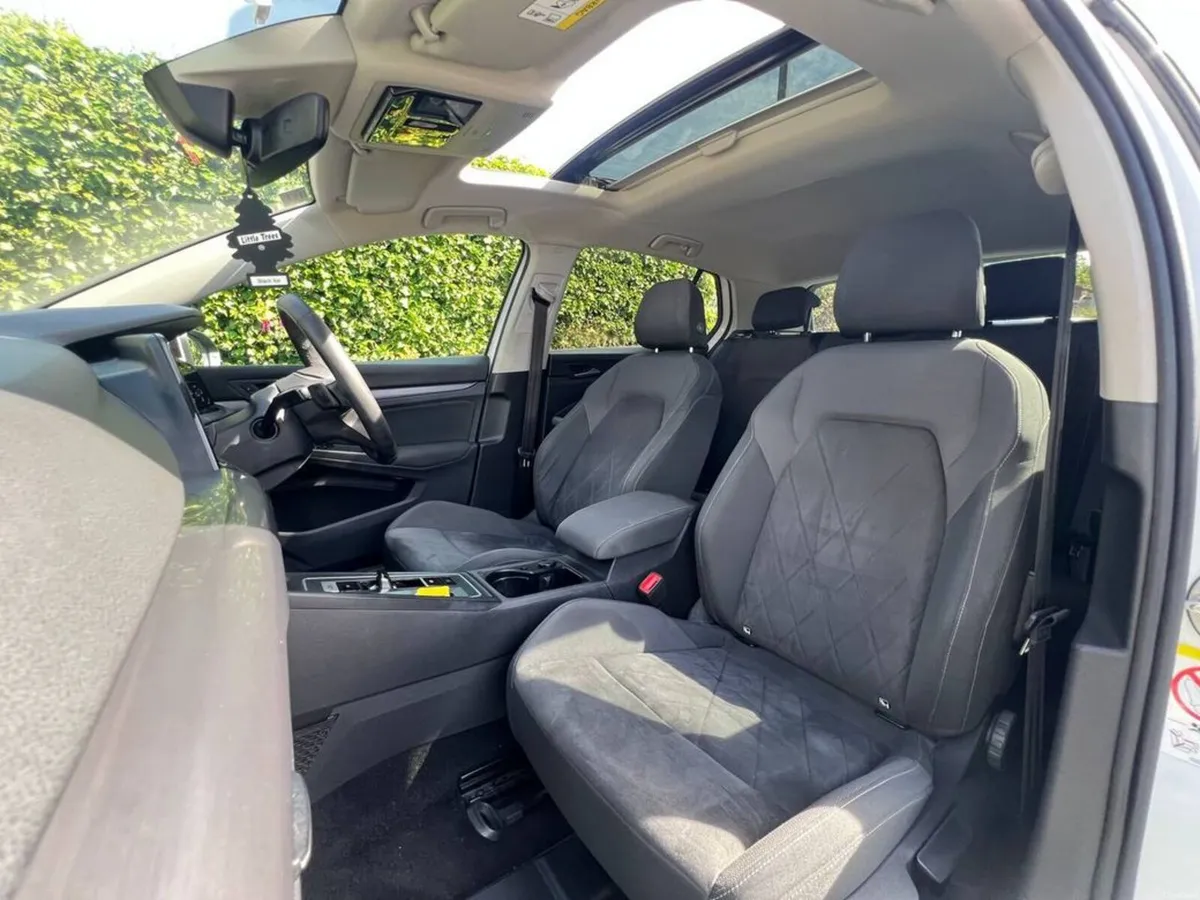 Volkswagen Golf STYLE 1.5 TSI // OPENING PAN ROOF - Image 2