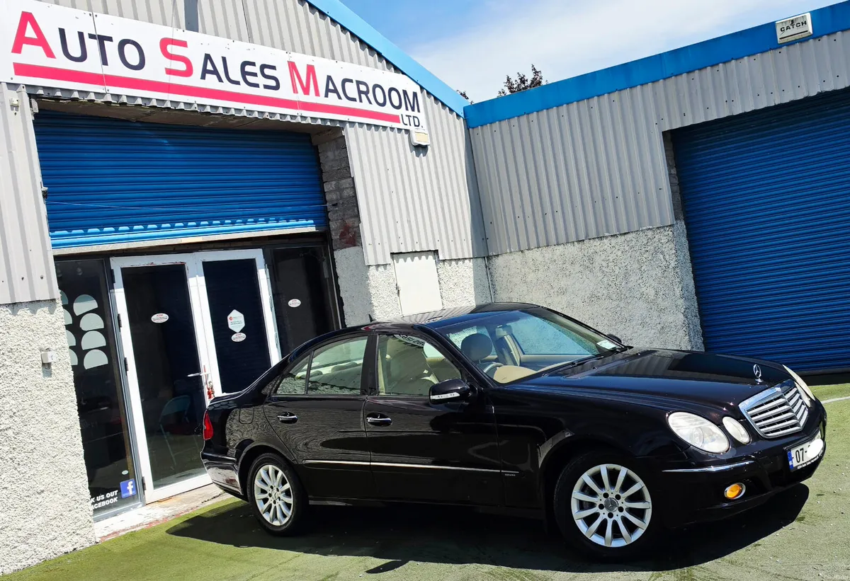 Mercedes E-Class E200 Elegance Auto - Image 1
