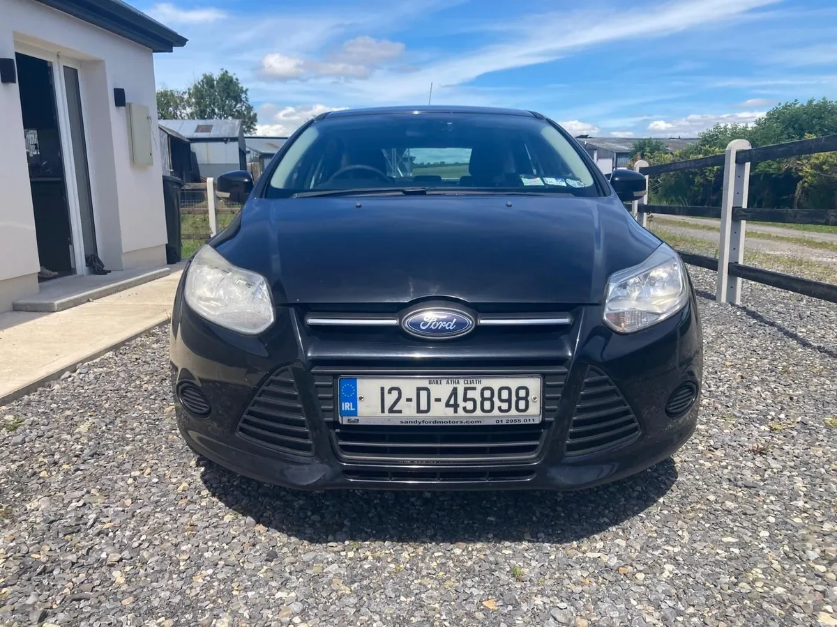 Ford Focus 2012 - Image 2