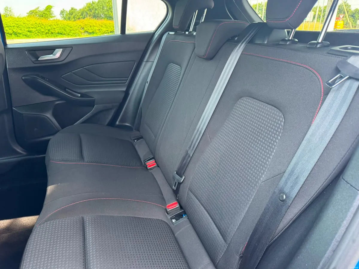 Ford Focus ST-Line 2022 - Image 6