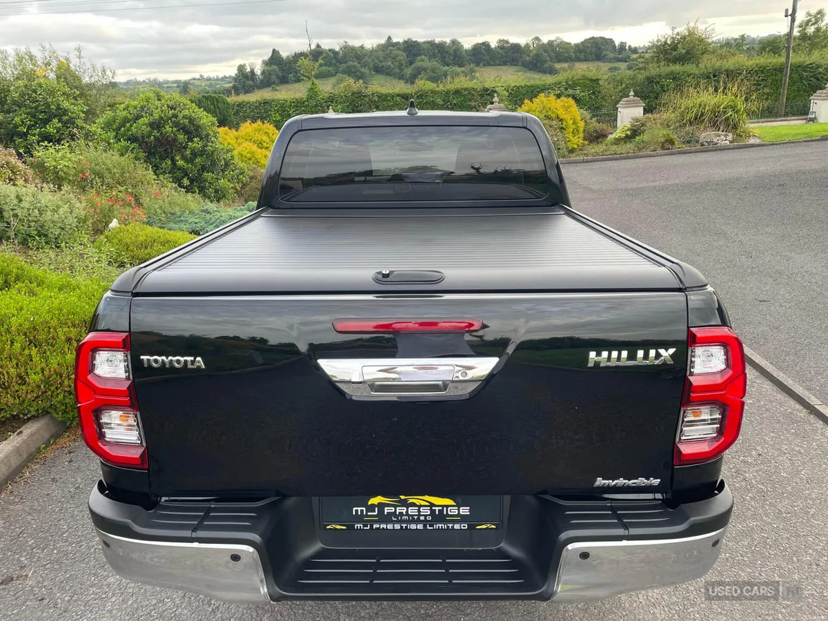 Toyota Hilux DIESEL - Image 5