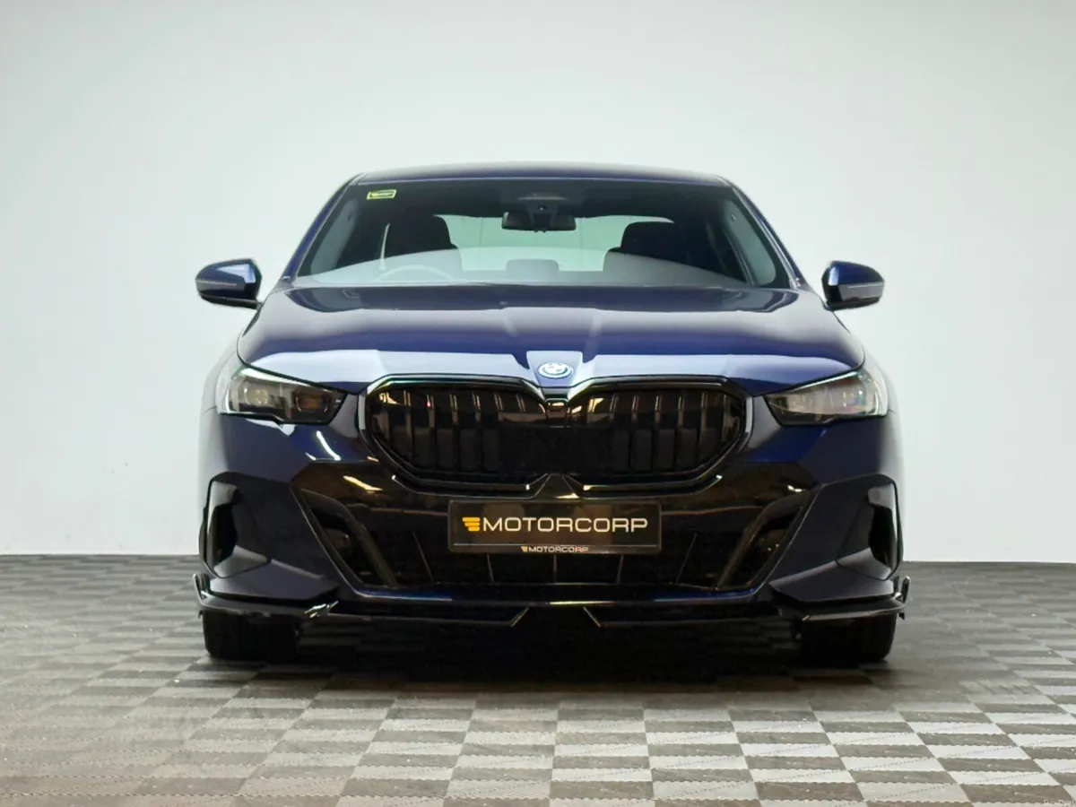 BMW 5-Series 530E M SPORT - Image 2