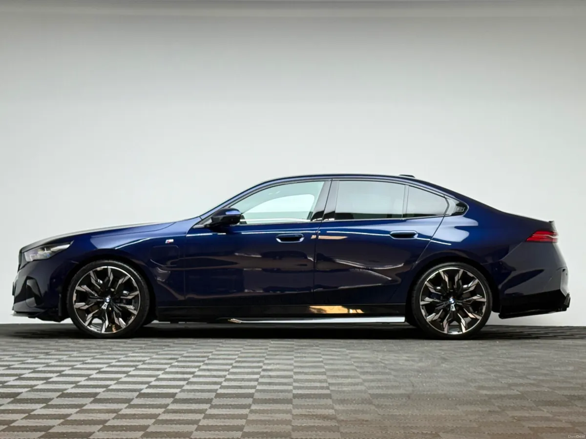BMW 5-Series 530E M SPORT - Image 4