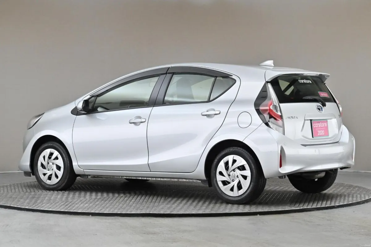 Toyota Aqua 1.5 VVT-i HYBRID **360 PAN CAM**ANDROI - Image 6