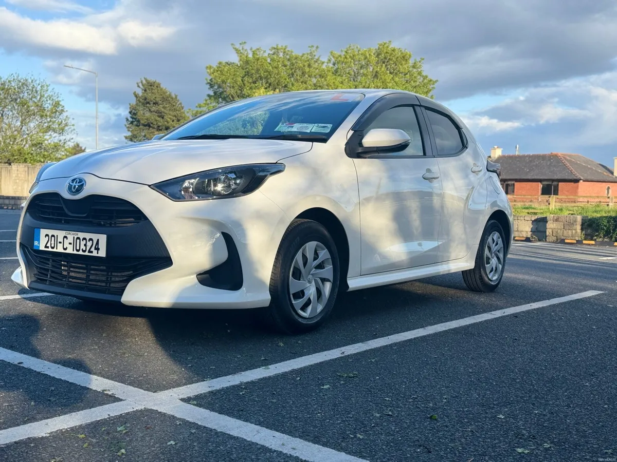 Toyota Yaris hybrid Auto - Image 2