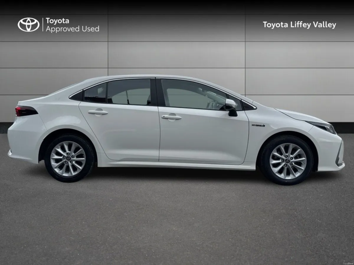 Toyota Corolla COROLLA HYBRID LUNA SALOON - Image 3