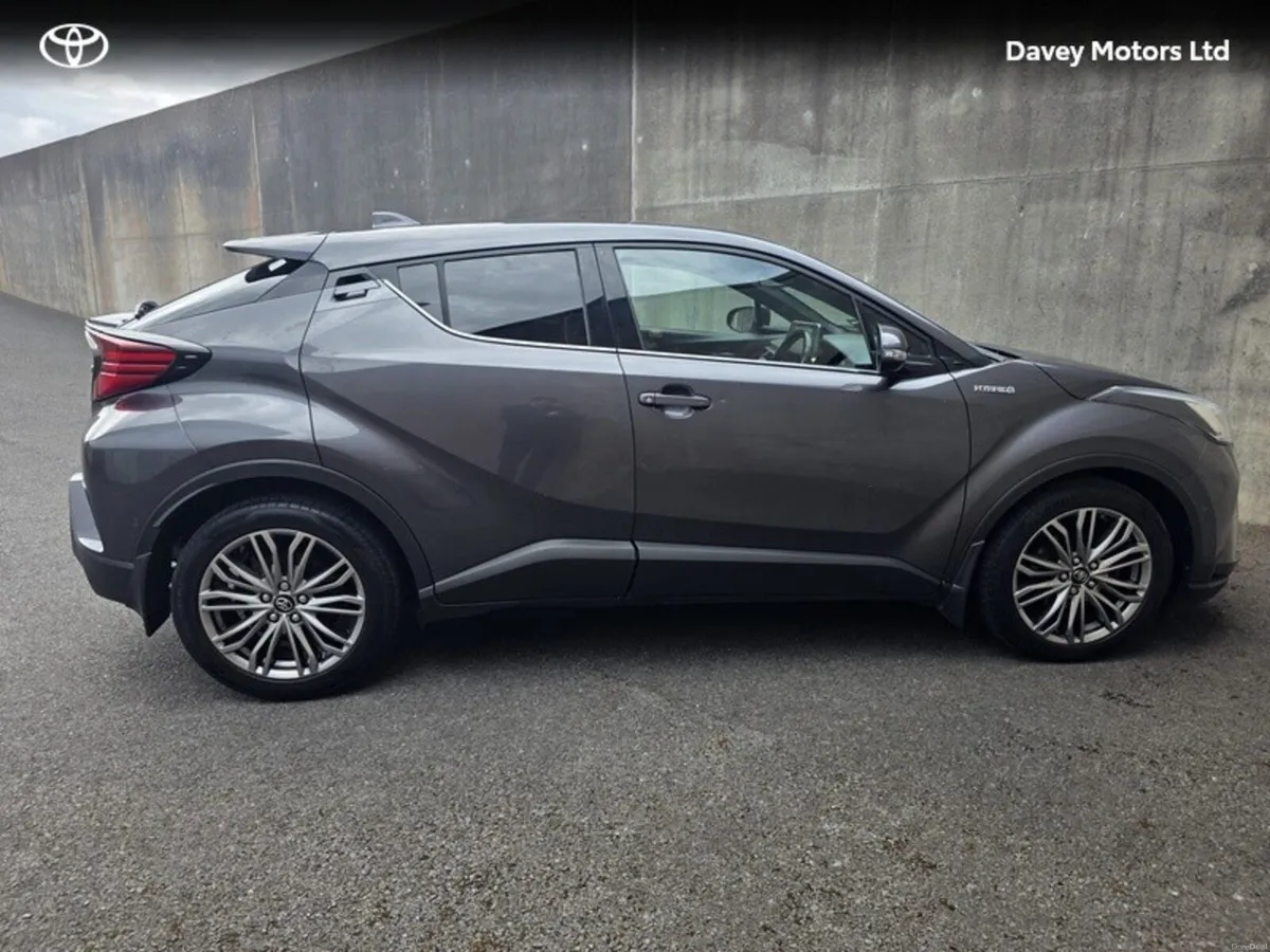 Toyota C-HR 1.8 HYBRID SOL 4DR AUTO - Image 3