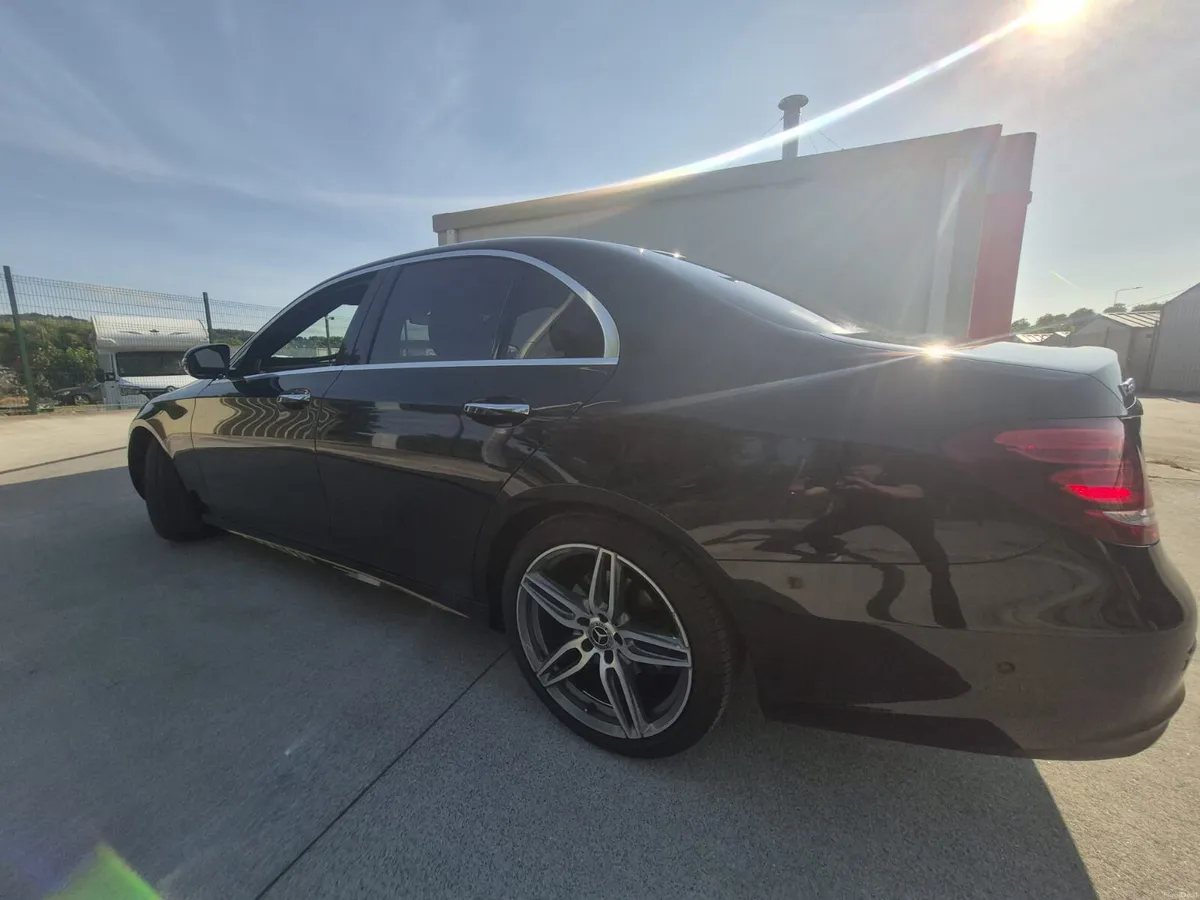 Mercedes-Benz E220d AMG - Image 5