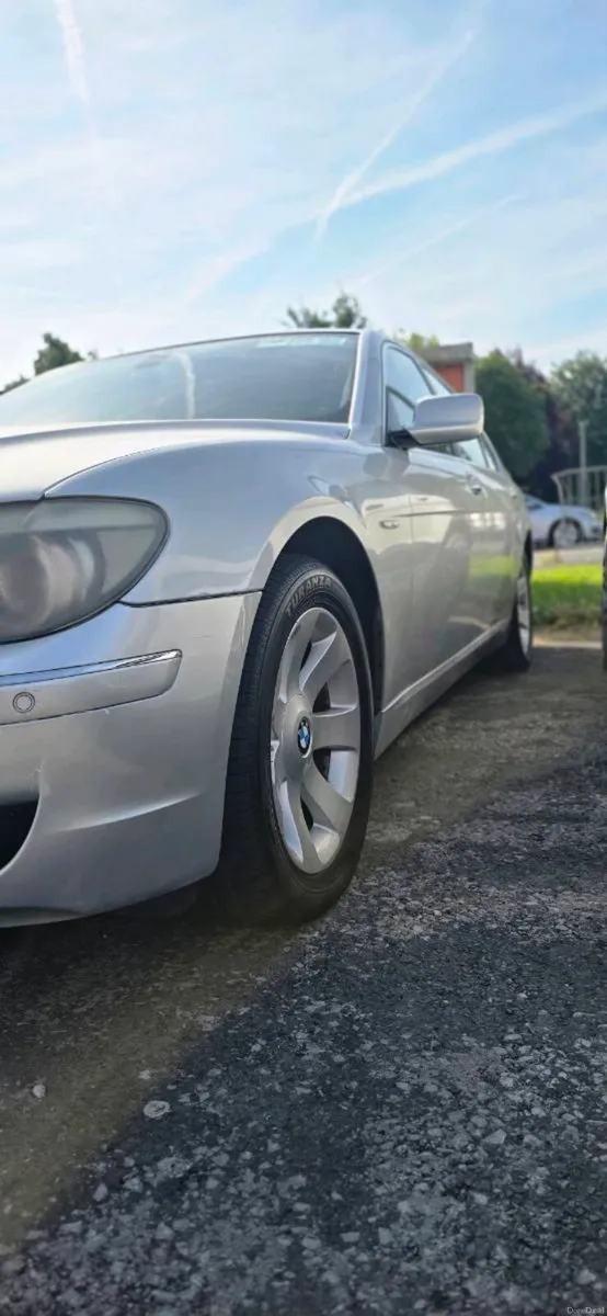 BMW 750Li - Image 3