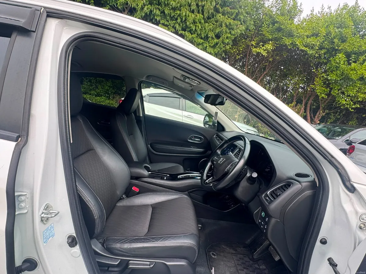 Honda Vezel 2019 1.5 Hybrid Auto 51K KM ONLY - Image 5