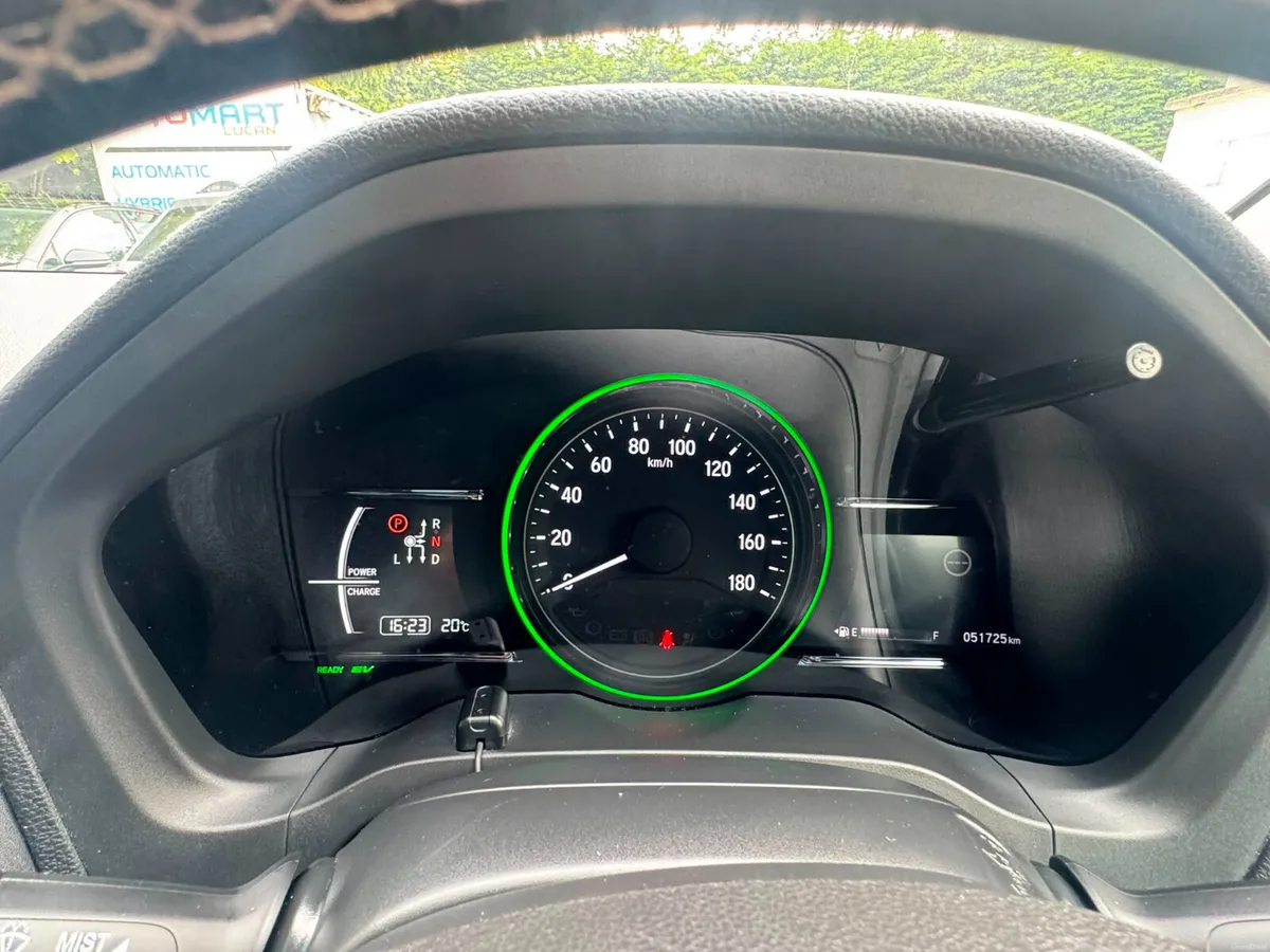 Honda Vezel 2019 1.5 Hybrid Auto 51K KM ONLY - Image 6