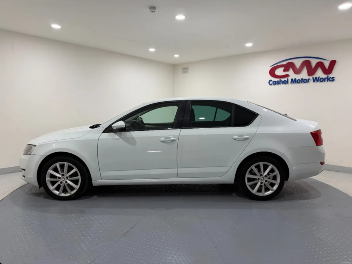 Skoda Octavia AMBITION 1.6 TDI 110HP 5DR**SAME DAY - Image 4