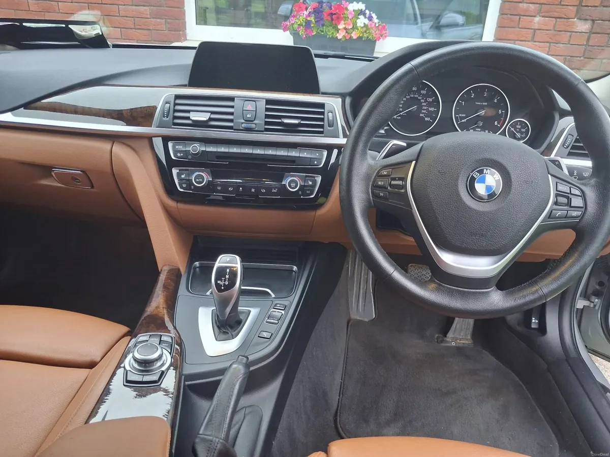 BMW 330d Estate Lux - Image 3