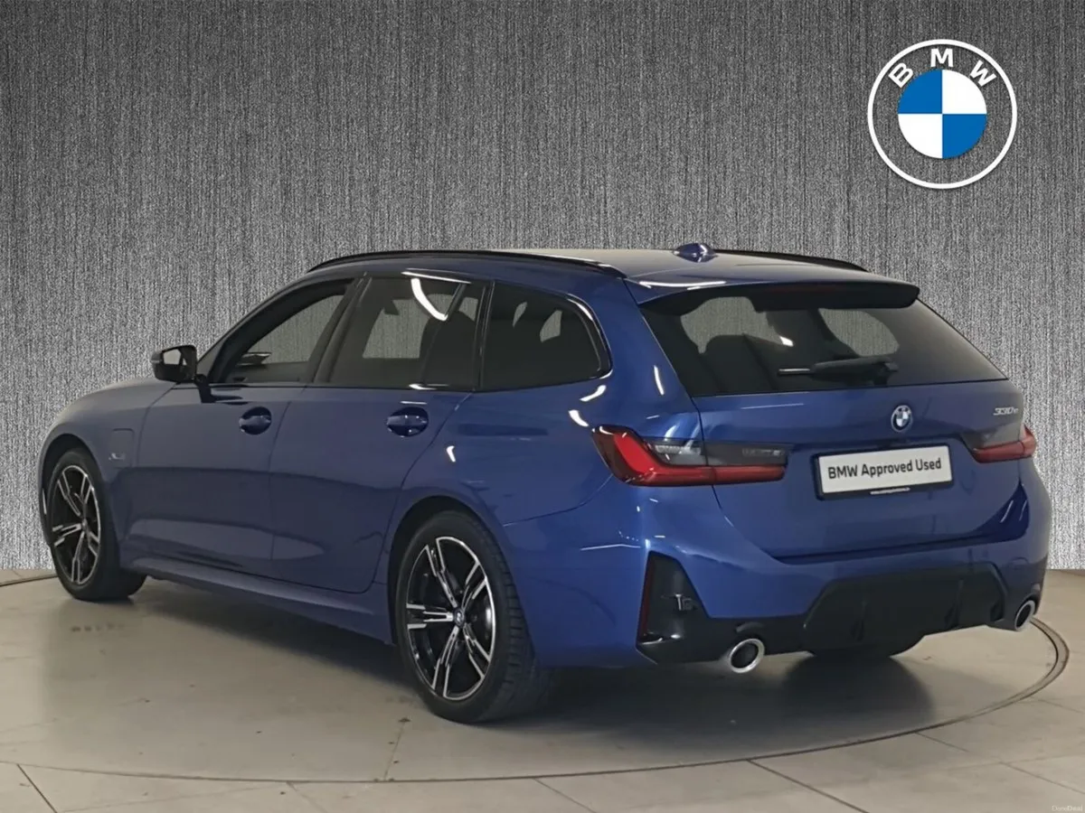 BMW 3-Series 330e M Sport TOURING - Image 3