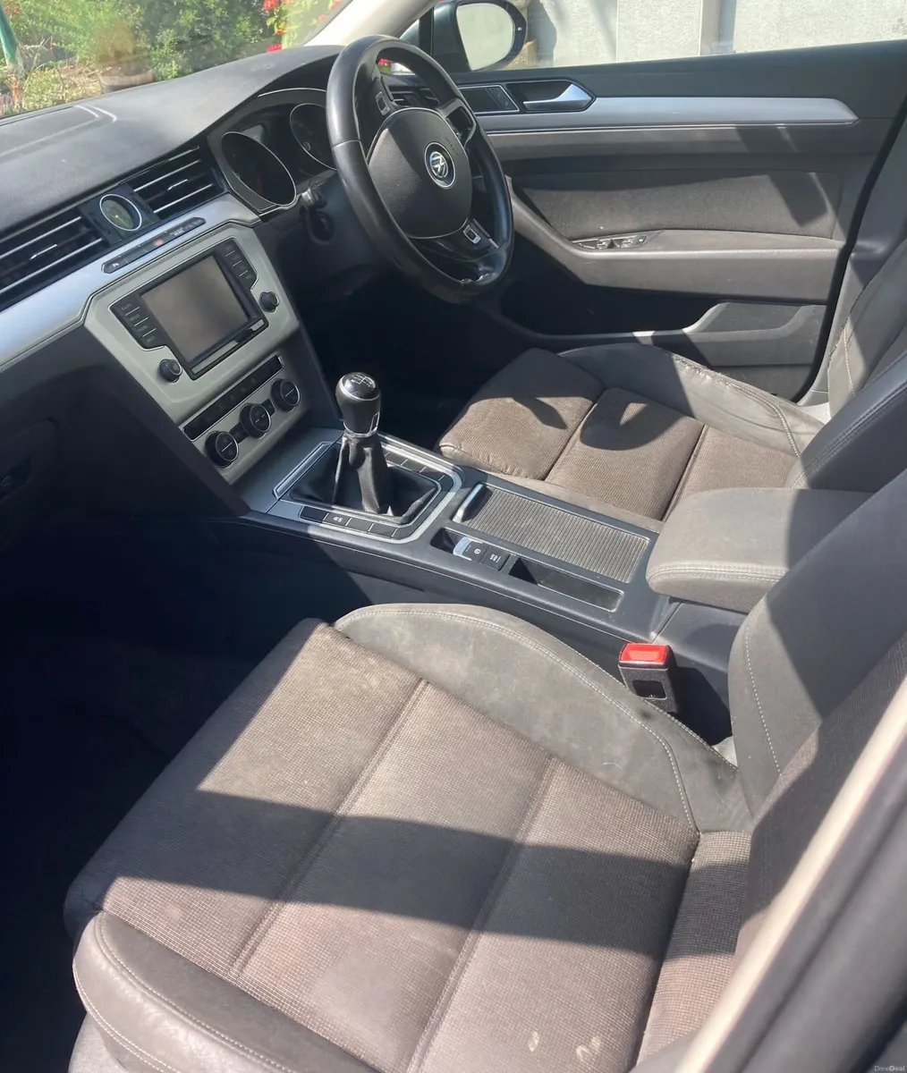 Volkswagen Passat 2015 - Image 4