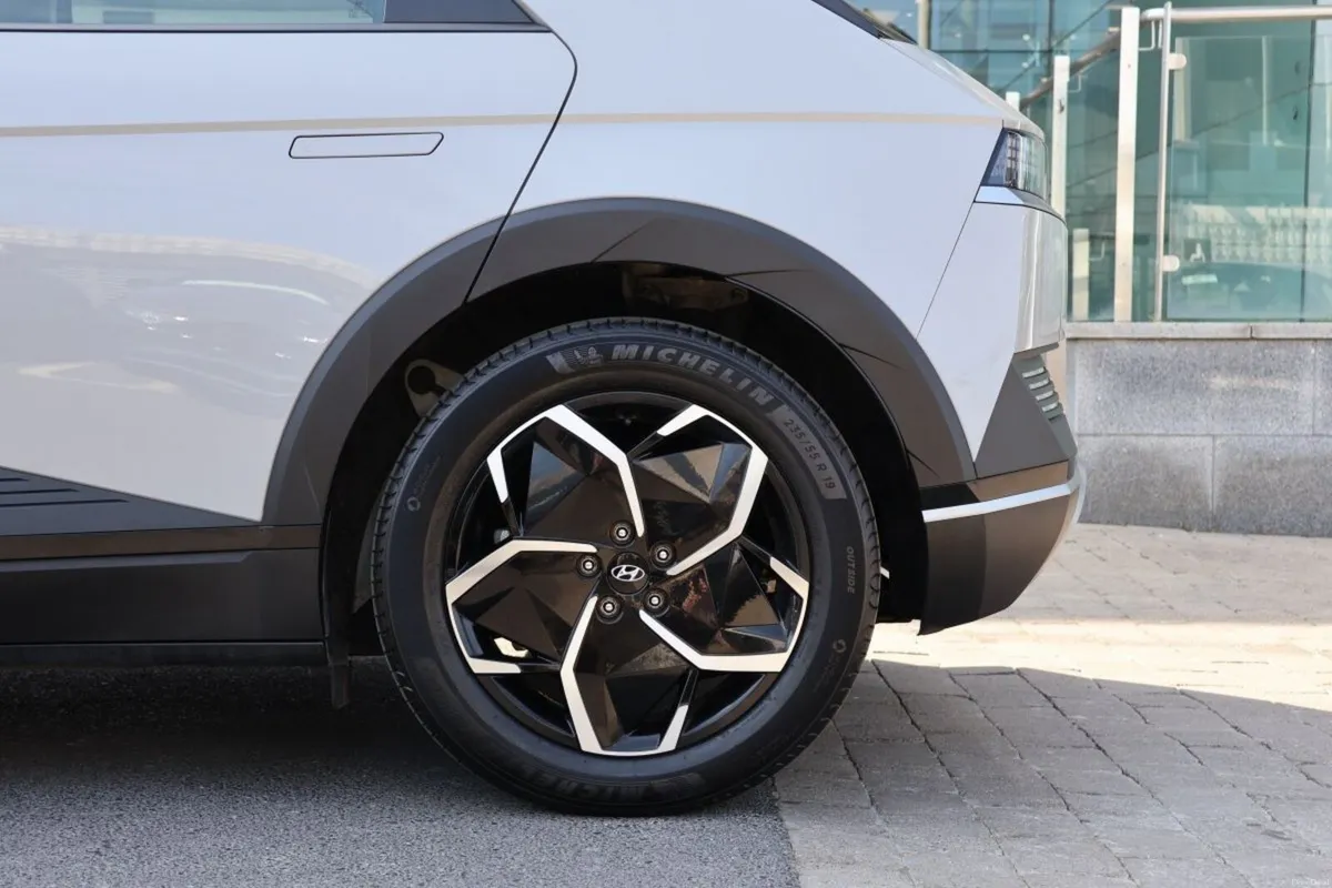 Hyundai IONIQ 5 Ioniq 5 Aurora 58KWH , LOW MILEAGE - Image 5