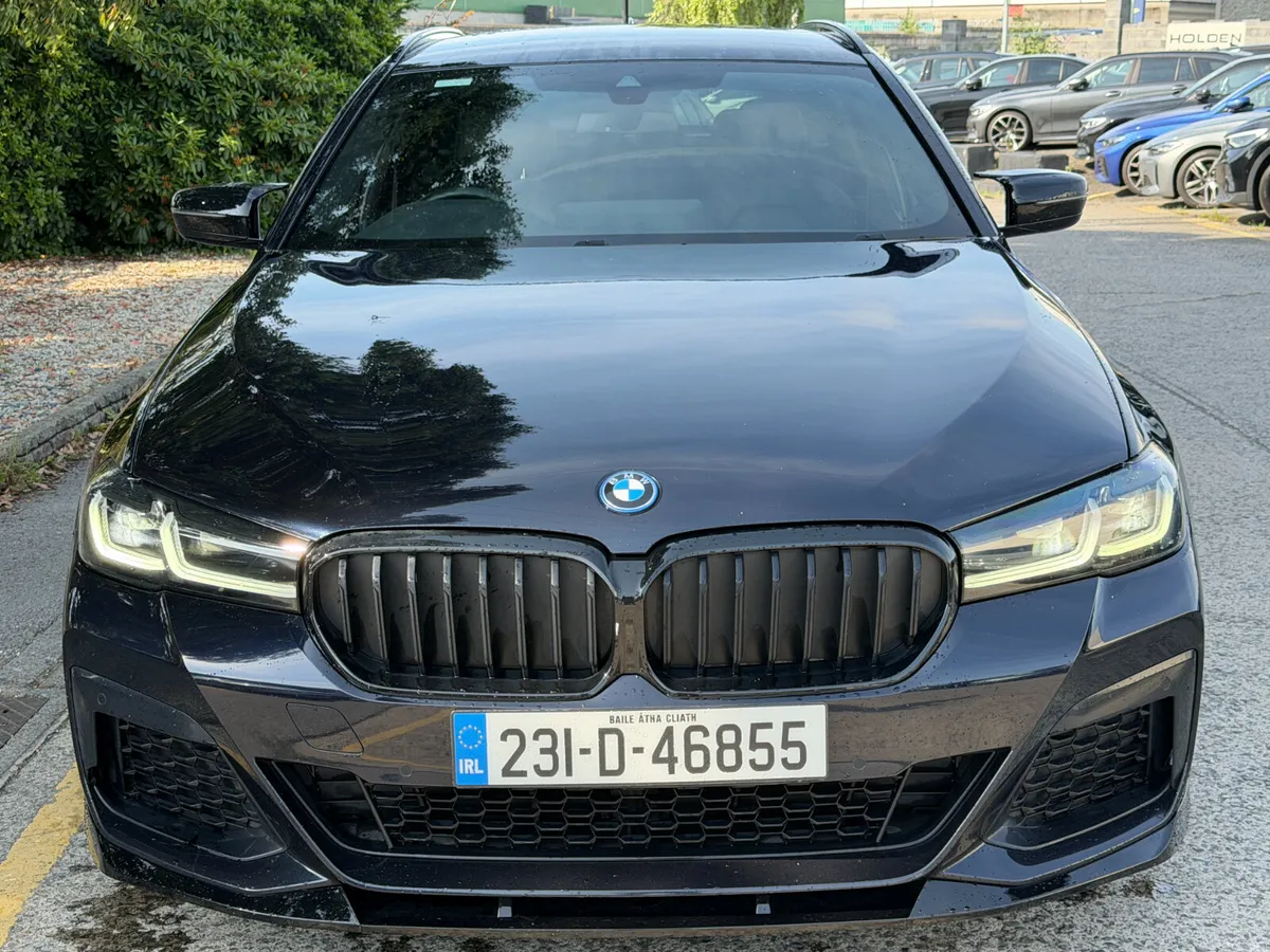 2023 BMW 5-Series..M SPORT..X DRIVE..2 KEYS - Image 4