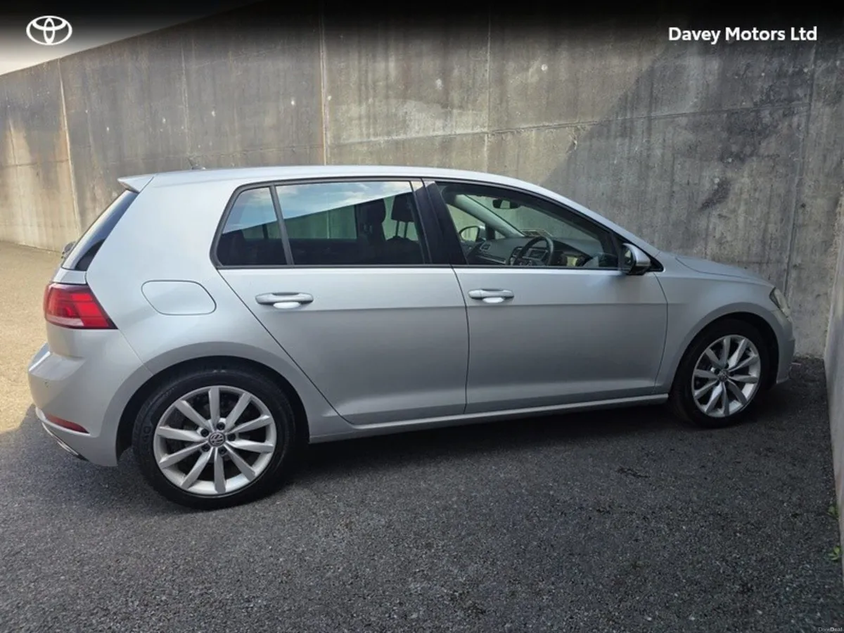 Volkswagen Golf HIGHLINE 1.0 TSI MANUAL 6SPEED FWD - Image 3