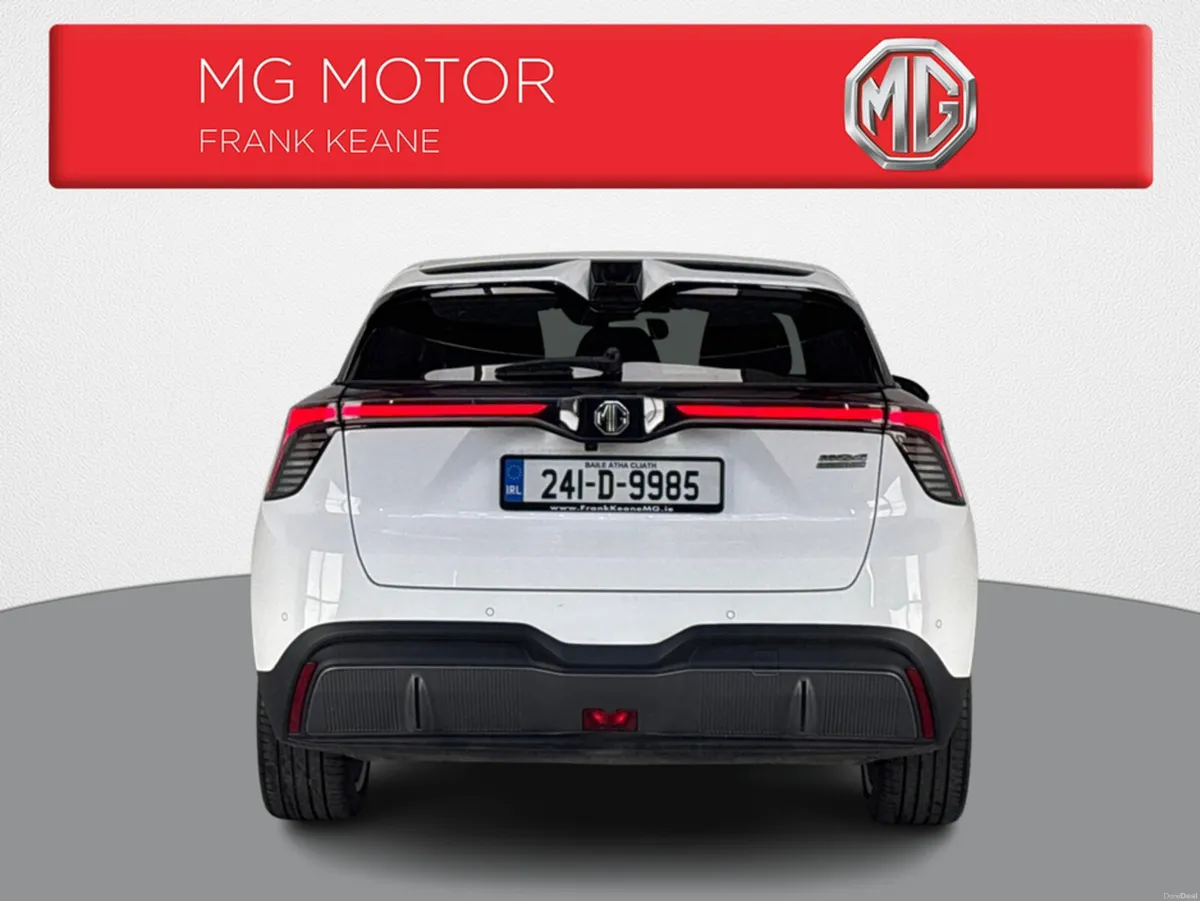 MG 4 LR - EXCLUSIVE- 64KWH **FULL BLACK INTERIOR** - Image 3