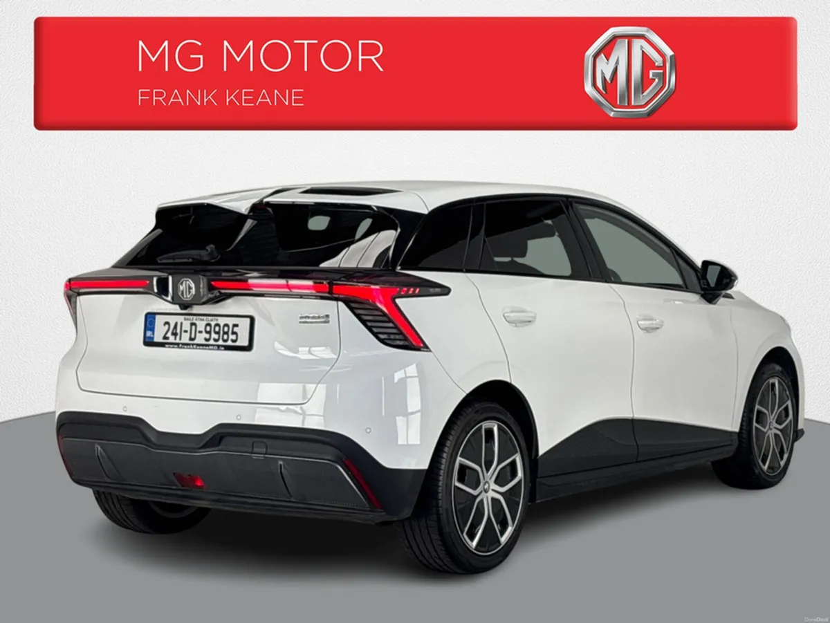 MG 4 LR - EXCLUSIVE- 64KWH **FULL BLACK INTERIOR** - Image 4