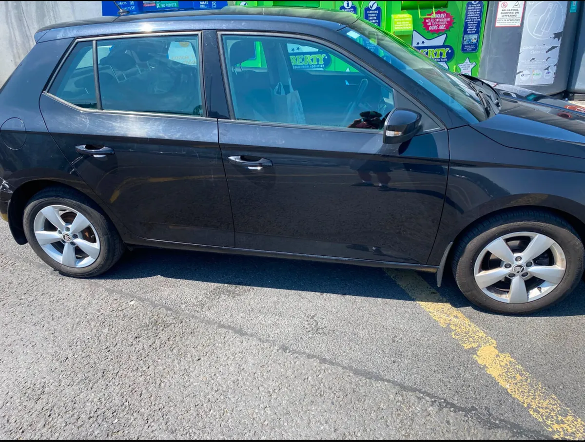Black Skoda Fabia - Image 3
