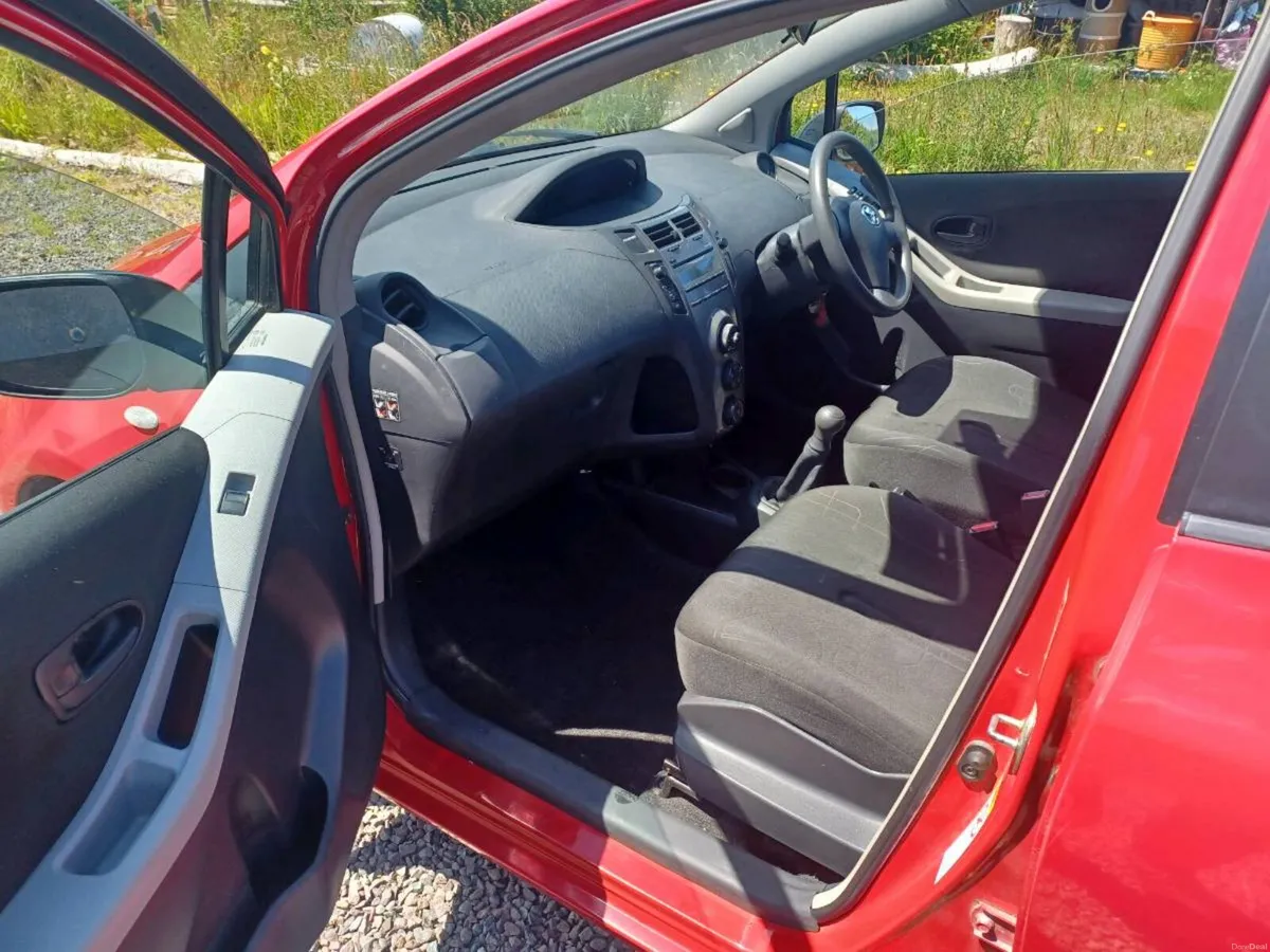 2009 Toyota Yaris - Image 5