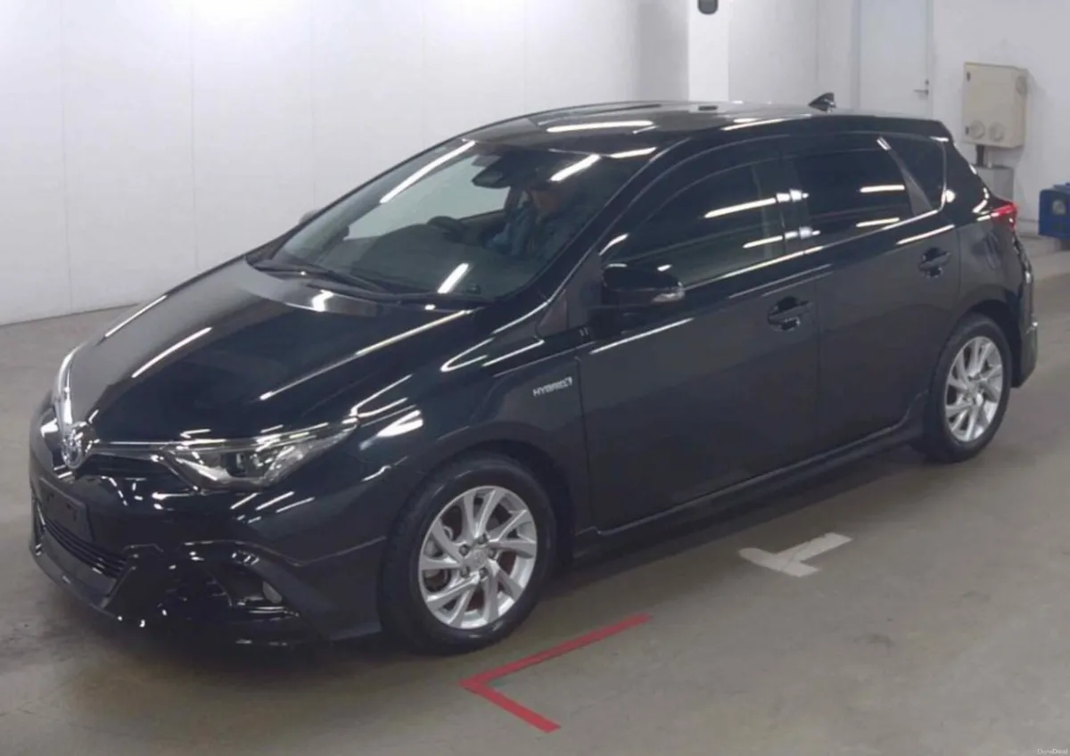 2017 Toyota Auris Hybrid - Image 6