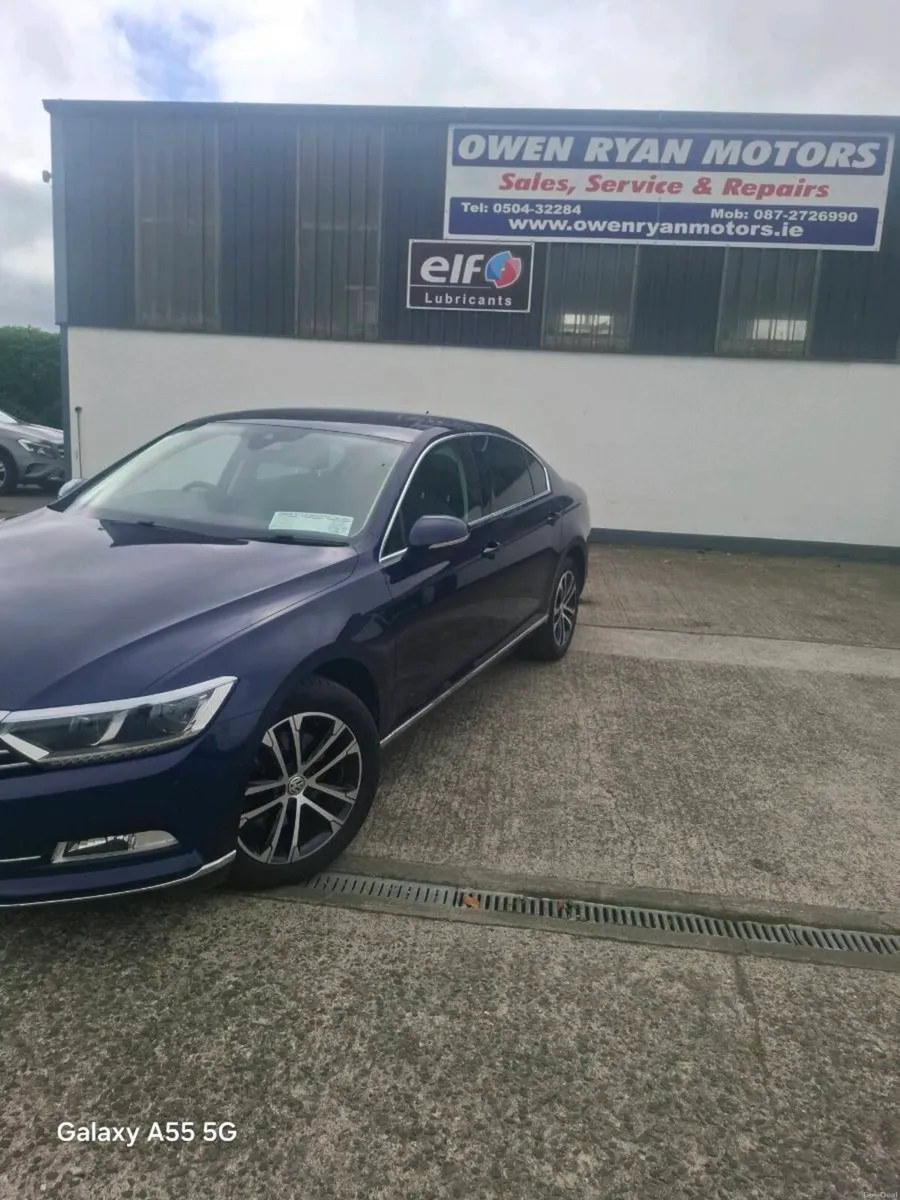 VOLKSWAGEN PASSAT HILINE DIESEL @ OWEN RYAN MOTORS - Image 2