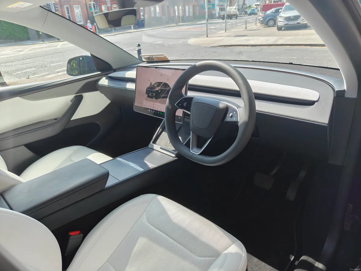 2025 (251)Tesla Model Y AWD Long Range *New Model* - Image 6