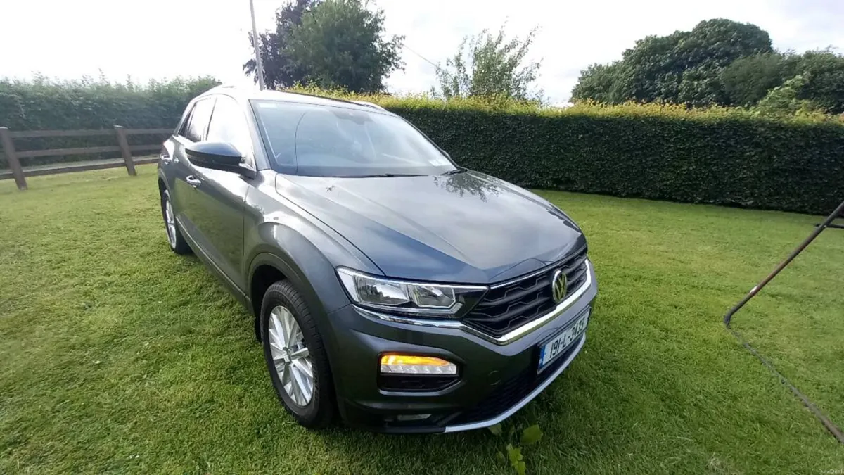 Volkswagen T-Roc - Image 1