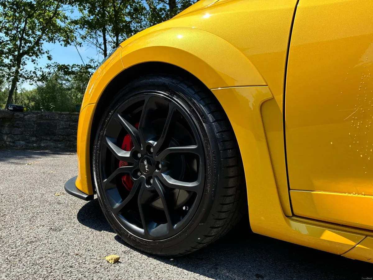 Renault Megane RS265 CUP *Liquid Yellow 53k miles* - Image 5