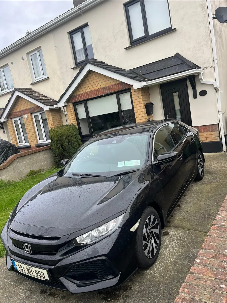 Honda Civic 2018 - Image 1