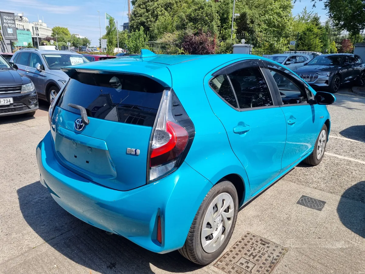 2020 TOYOTA AQUA PETROL HYBRID AUTOMATIC - Image 6