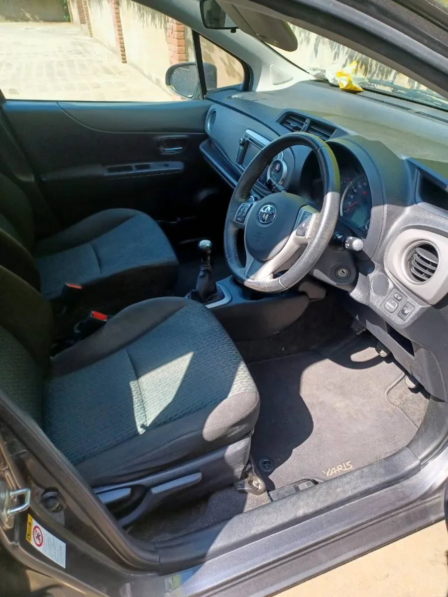 Toyota Yaris Luna 2012 - Image 6
