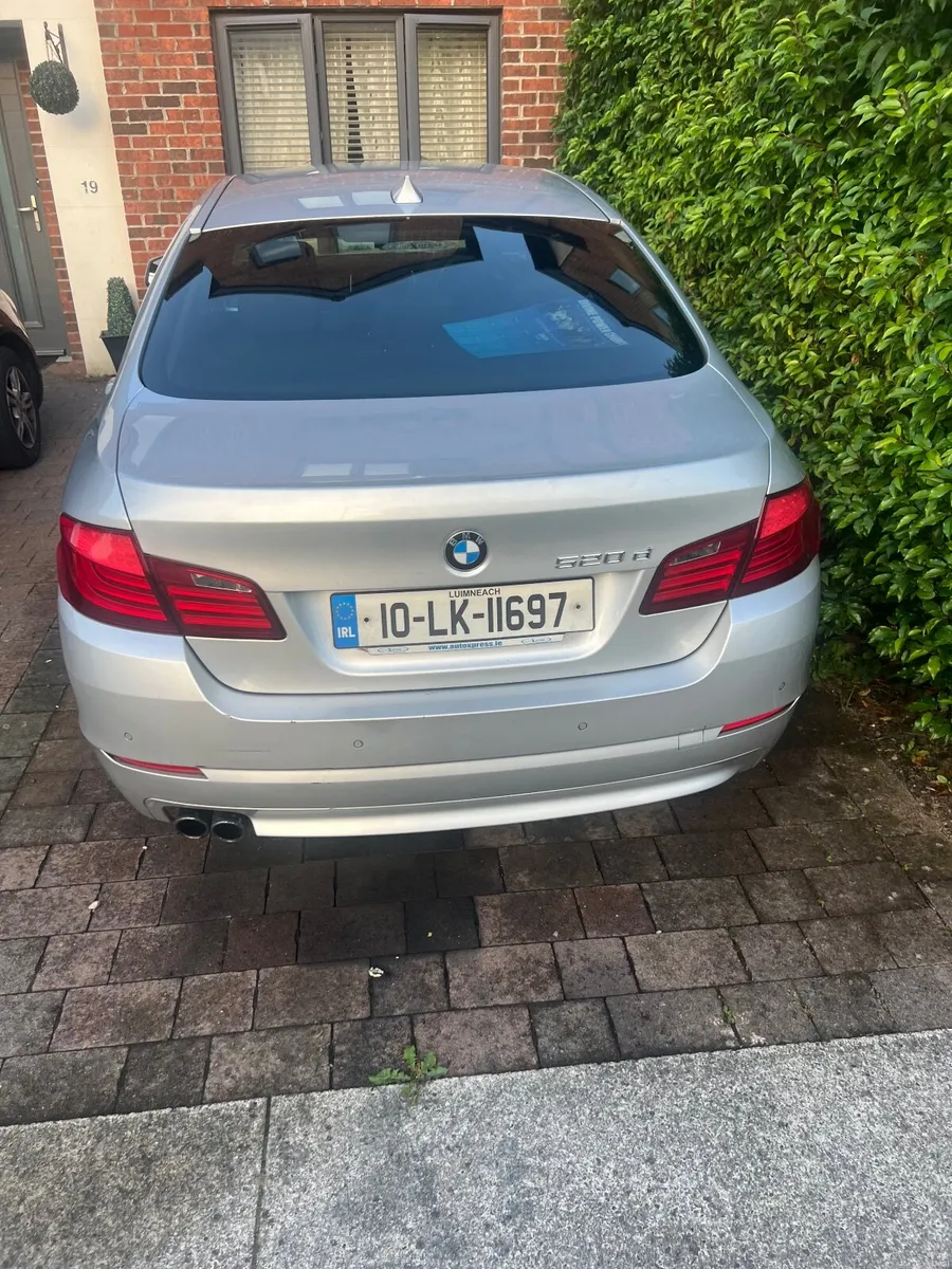 BMW 5-Series 2010 - Image 5