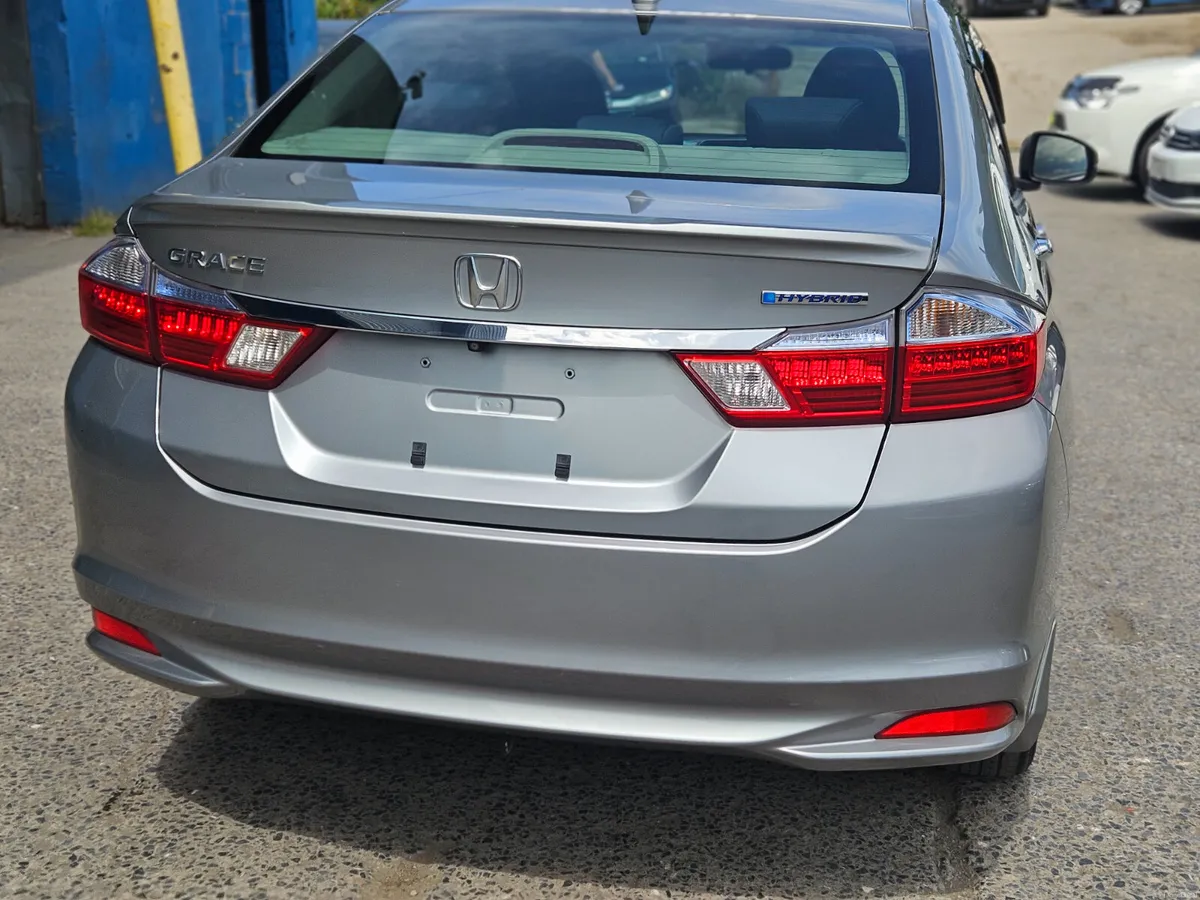 2014 Honda Grace Hybrid Automatic - Image 5