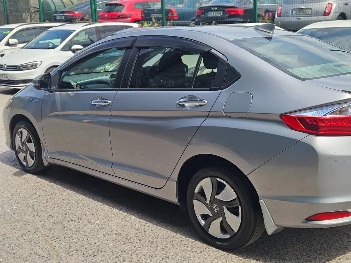 2014 Honda Grace Hybrid Automatic - Image 6