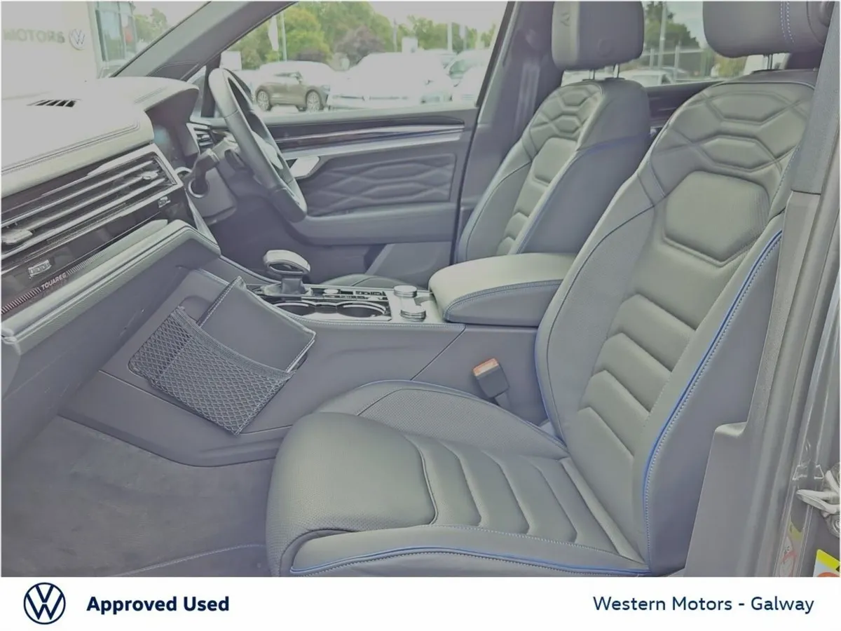 Volkswagen Touareg R, Fully Loaded. 3.0 TSI PHEV 4 - Image 4