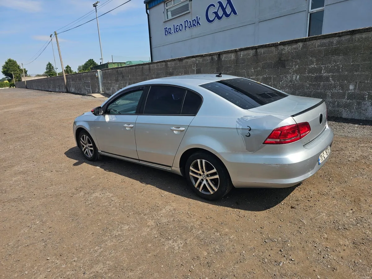 2011 Volkswagen Passat - Image 3