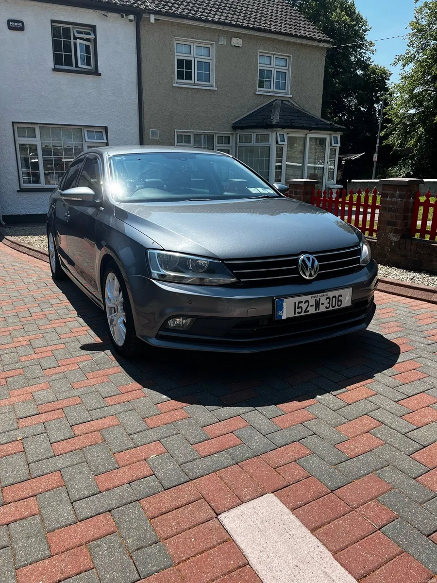 Volkswagen Jetta 2.0 TDI HIGHLINE BLUEMOTION - Image 1