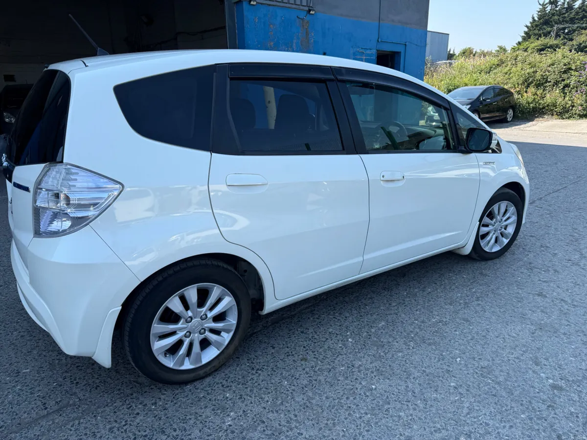 2013 Honda Fit Hybrid Automatic - Image 3