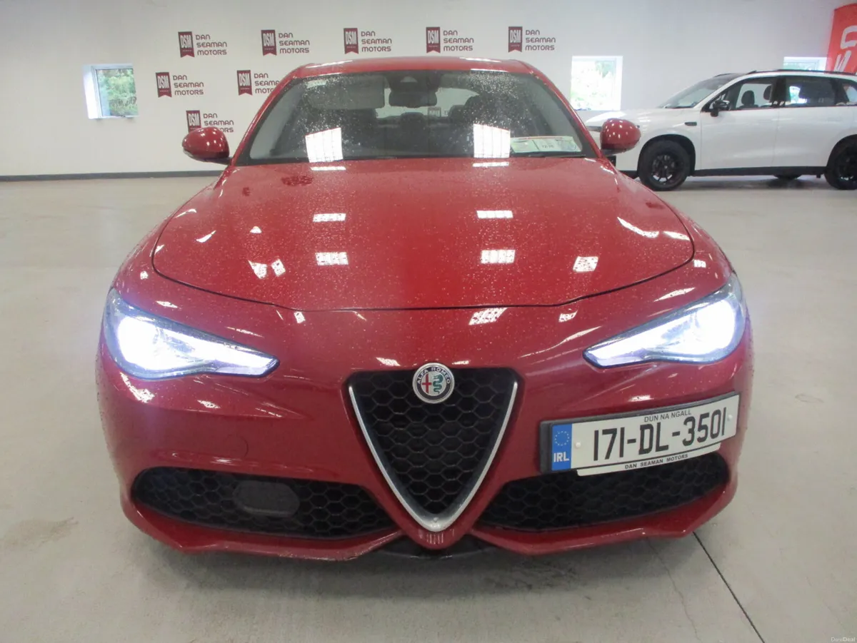 Alfa Romeo Giulia SPECIALE 180 BHP 2.2 DSL  2017 - Image 3