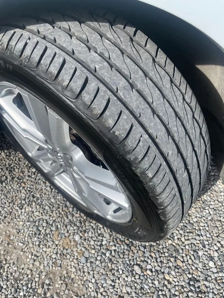 Audi Q3 2015 - Image 2